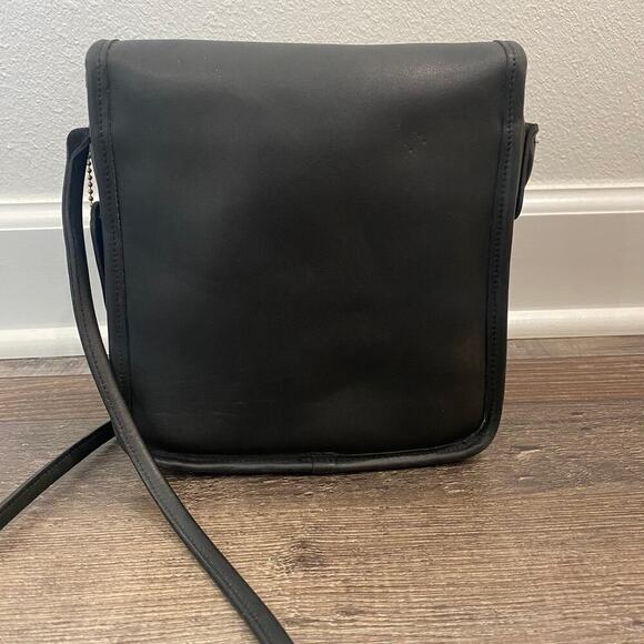 Vintage Coach Companion Compact Black Leather Flap Twist Lock Crossbody 1980s - Picture 2 of 16